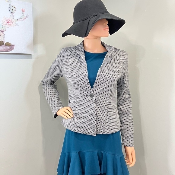 🌸 3/$20 Brenda Beddome blazer top - Picture 1 of 9